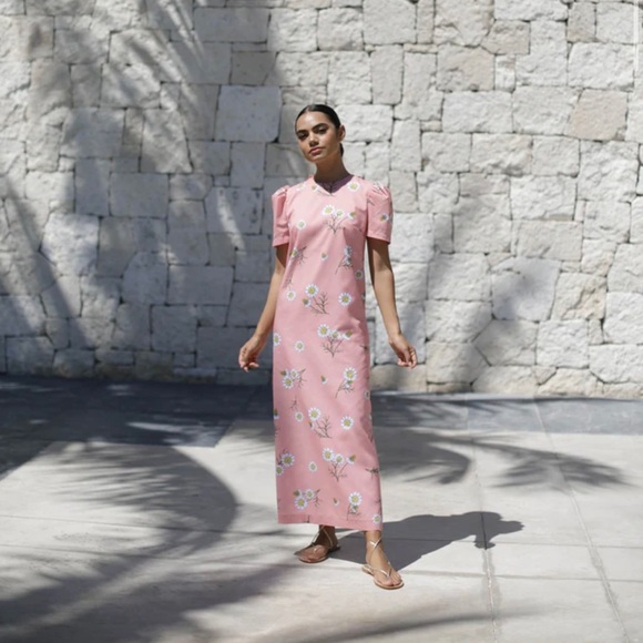 Damaris Bailey Dresses & Skirts - Never worn tags still on size small Damaris Bailey pina floral dress